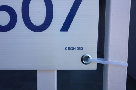Placa  de casa para alugar com 3 quartos, 114m² em Santo Antônio, Osasco