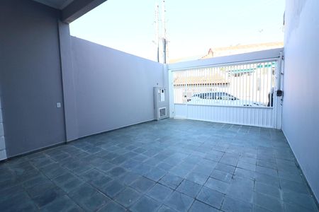 Garagem de casa para alugar com 3 quartos, 114m² em Santo Antônio, Osasco
