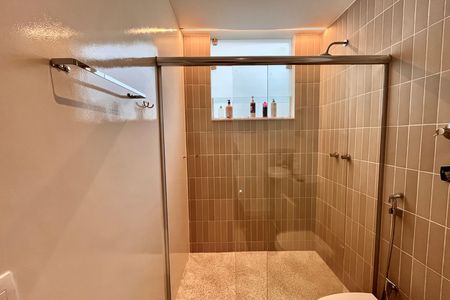 Apartamento para alugar com 120m², 3 quartos e 2 vagas Apartamento para alugar com 120m², 3 quartos e 2 vagasBanheiro da suíte