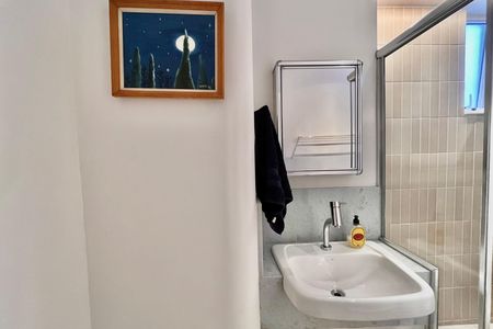 Apartamento para alugar com 120m², 3 quartos e 2 vagas Apartamento para alugar com 120m², 3 quartos e 2 vagasBanheiro social