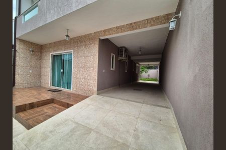 Casa de Condomínio para alugar com 5 quartos, 300m² em Taquara, Rio de Janeiro