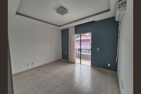 Casa de condomínio para alugar com 300m², 5 quartos e 4 vagas