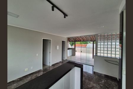 Casa de Condomínio para alugar com 5 quartos, 300m² em Taquara, Rio de Janeiro