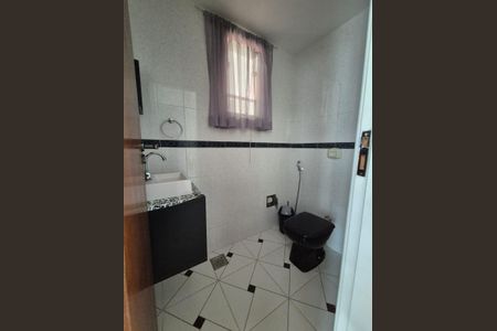 Casa de condomínio para alugar com 300m², 5 quartos e 4 vagas