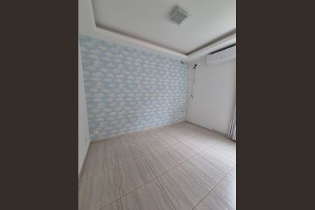 Casa de Condomínio para alugar com 5 quartos, 300m² em Taquara, Rio de Janeiro