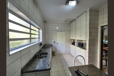 Casa para alugar com 3 quartos, 236m² em Fazenda Morumbi, São Paulo