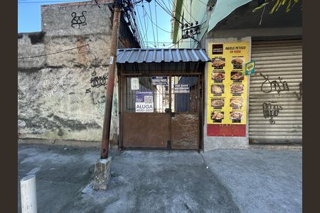 Fachada + placa de casa para alugar com 3 quartos, 100m² em Piedade, Rio de Janeiro