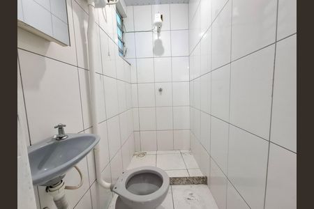 Studio para alugar com 32m², 1 quarto e sem vaga Studio para alugar com 32m², 1 quarto e sem vagaBanheiro