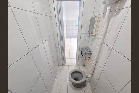 Studio para alugar com 32m², 1 quarto e sem vaga Studio para alugar com 32m², 1 quarto e sem vagaBanheiro