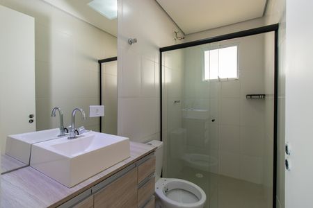 Casa de condomínio para alugar com 46m², 2 quartos e 1 vaga Casa de condomínio para alugar com 46m², 2 quartos e 1 vagaBanheiro Social
