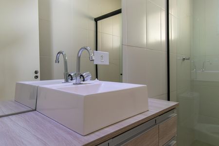 Casa de condomínio para alugar com 46m², 2 quartos e 1 vaga Casa de condomínio para alugar com 46m², 2 quartos e 1 vagaBanheiro Social