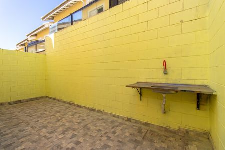 Casa de condomínio para alugar com 46m², 2 quartos e 1 vaga Casa de condomínio para alugar com 46m², 2 quartos e 1 vagaÁrea de Serviço e Quintal dos fundos