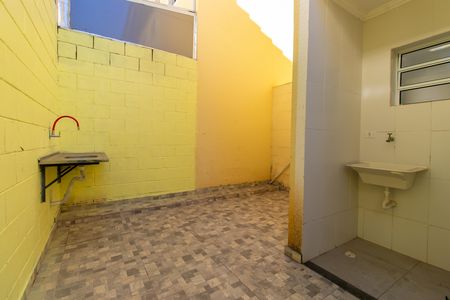 Casa de condomínio para alugar com 46m², 2 quartos e 1 vaga Casa de condomínio para alugar com 46m², 2 quartos e 1 vagaÁrea de Serviço e Quintal dos fundos