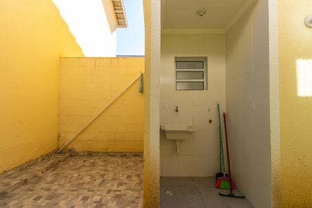 Casa de condomínio para alugar com 46m², 2 quartos e 1 vaga Casa de condomínio para alugar com 46m², 2 quartos e 1 vagaÁrea de Serviço e Quintal dos fundos