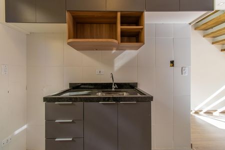 Casa de condomínio para alugar com 46m², 2 quartos e 1 vaga Casa de condomínio para alugar com 46m², 2 quartos e 1 vagaCozinha - Armários