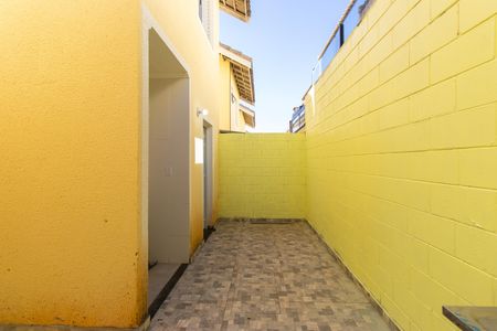 Casa de condomínio para alugar com 46m², 2 quartos e 1 vaga Casa de condomínio para alugar com 46m², 2 quartos e 1 vagaQuintal dos fundos