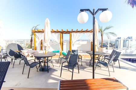 Apartamento à venda com 83m², 3 quartos e 2 vagasÁrea comum - Piscina