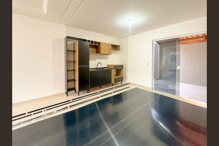 Casa para alugar com 80m², 2 quartos e 1 vagaSala/Cozinha