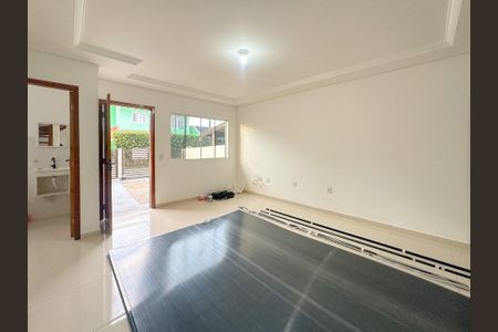 Casa para alugar com 80m², 2 quartos e 1 vagaSala de TV