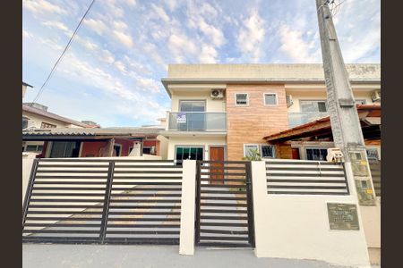 Fachada de casa para alugar com 2 quartos, 80m² em Ingleses Norte, Florianópolis