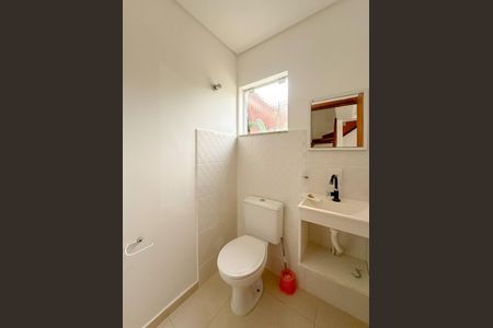 Casa para alugar com 80m², 2 quartos e 1 vagaLavabo