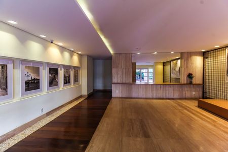 Apartamento à venda com 110m², 2 quartos e 2 vagas Apartamento à venda com 110m², 2 quartos e 2 vagasHall