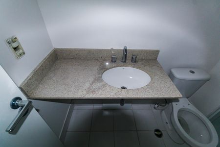 Apartamento à venda com 110m², 2 quartos e 2 vagas Apartamento à venda com 110m², 2 quartos e 2 vagasBanheiro da Suíte 2
