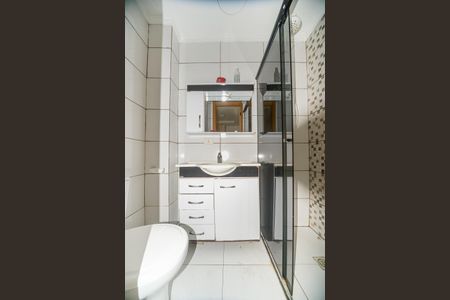 Banheiro de apartamento para alugar com 2 quartos, 50m² em Santa Cecília, Viamão