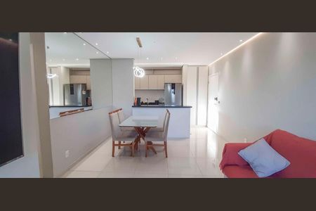 Apartamento à venda com 75m², 3 quartos e 1 vaga Apartamento à venda com 75m², 3 quartos e 1 vagaSala