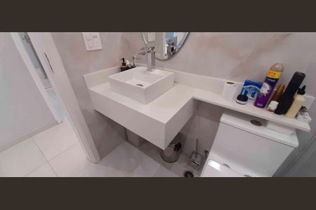 Apartamento à venda com 75m², 3 quartos e 1 vaga Apartamento à venda com 75m², 3 quartos e 1 vagaBanheiro Social