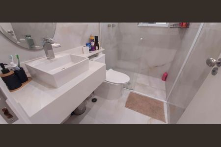 Apartamento à venda com 75m², 3 quartos e 1 vaga Apartamento à venda com 75m², 3 quartos e 1 vagaBanheiro Social