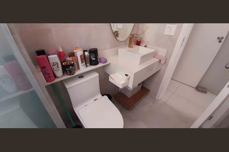 Apartamento à venda com 75m², 3 quartos e 1 vaga Apartamento à venda com 75m², 3 quartos e 1 vagaBanheiro da Suíte