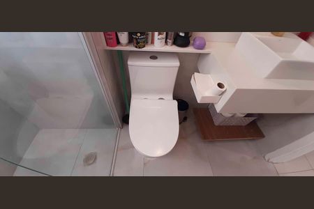 Apartamento à venda com 75m², 3 quartos e 1 vaga Apartamento à venda com 75m², 3 quartos e 1 vagaBanheiro da Suíte