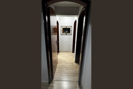 Corredor de apartamento para alugar com 2 quartos, 78m² em Santo Antônio, São Caetano do Sul