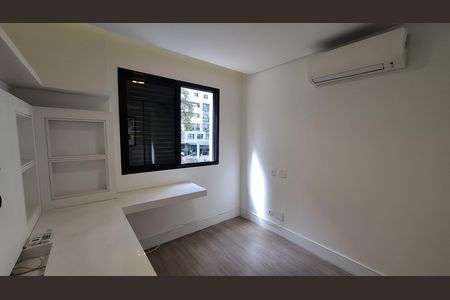 Apartamento à venda com 107m², 3 quartos e 2 vagasQuarto