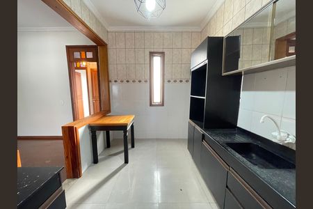 Cozinha de casa para alugar com 2 quartos, 95m² em Jardim Raposo Tavares, São Paulo