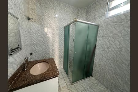 Banheiro de apartamento para alugar com 1 quarto, 28m² em Itararé, São Vicente