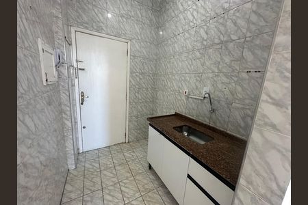 Cozinha de apartamento para alugar com 1 quarto, 28m² em Itararé, São Vicente
