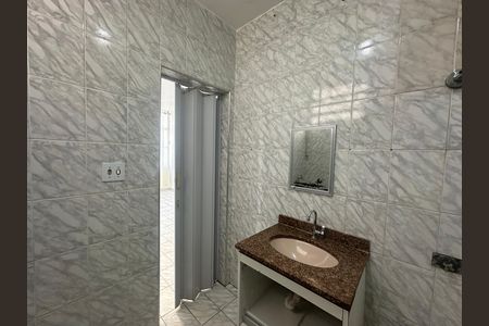 Banheiro de apartamento para alugar com 1 quarto, 28m² em Itararé, São Vicente