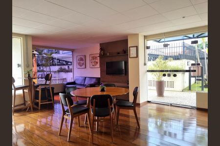 Apartamento à venda com 55m², 2 quartos e 1 vaga Apartamento à venda com 55m², 2 quartos e 1 vagaSala de Jantar