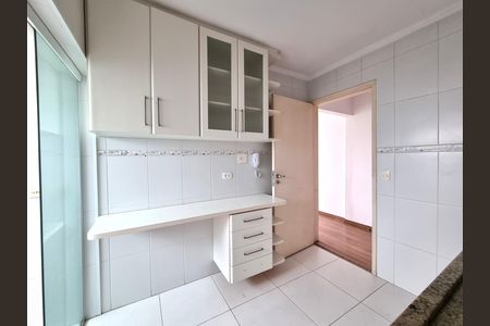 Cozinha de apartamento para alugar com 2 quartos, 55m² em Chácara Santo Antônio (Zona Sul), São Paulo