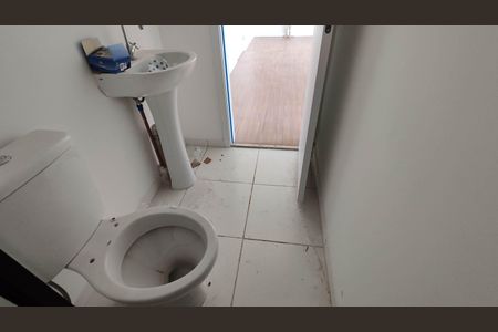 Banheiro de apartamento para alugar com 2 quartos, 40m² em Itaquera, São Paulo