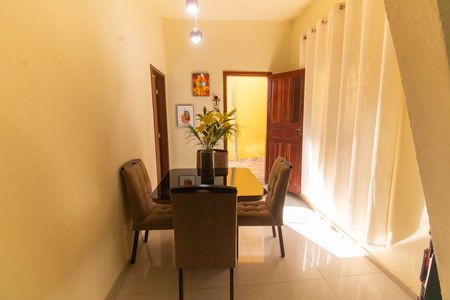 Casa para alugar com 128m², 3 quartos e sem vaga Casa para alugar com 128m², 3 quartos e sem vagaSala