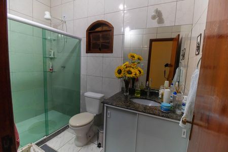 Banheiro de casa à venda com 3 quartos, 128m² em Engenhoca, Niterói