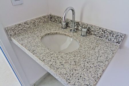 Apartamento à venda com 59m², 2 quartos e 1 vaga Apartamento à venda com 59m², 2 quartos e 1 vagaBanheiro