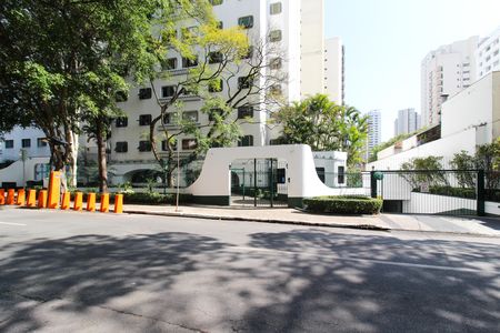 Apartamento para alugar com 73m², 2 quartos e 1 vaga Apartamento para alugar com 73m², 2 quartos e 1 vagaFachada