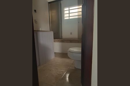 Banheiro  de casa à venda com 2 quartos, 150m² em Jardim Esplanada, Jundiaí