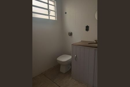Casa para alugar com 150m², 2 quartos e 2 vagas Casa para alugar com 150m², 2 quartos e 2 vagasBanheiro