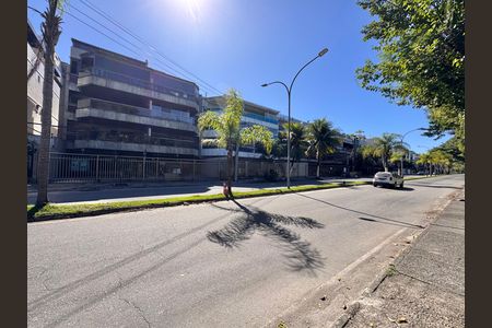 Apartamento à venda com 208m², 4 quartos e 2 vagas Apartamento à venda com 208m², 4 quartos e 2 vagasFachada