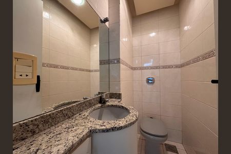 Apartamento à venda com 208m², 4 quartos e 2 vagas Apartamento à venda com 208m², 4 quartos e 2 vagasLavabo
